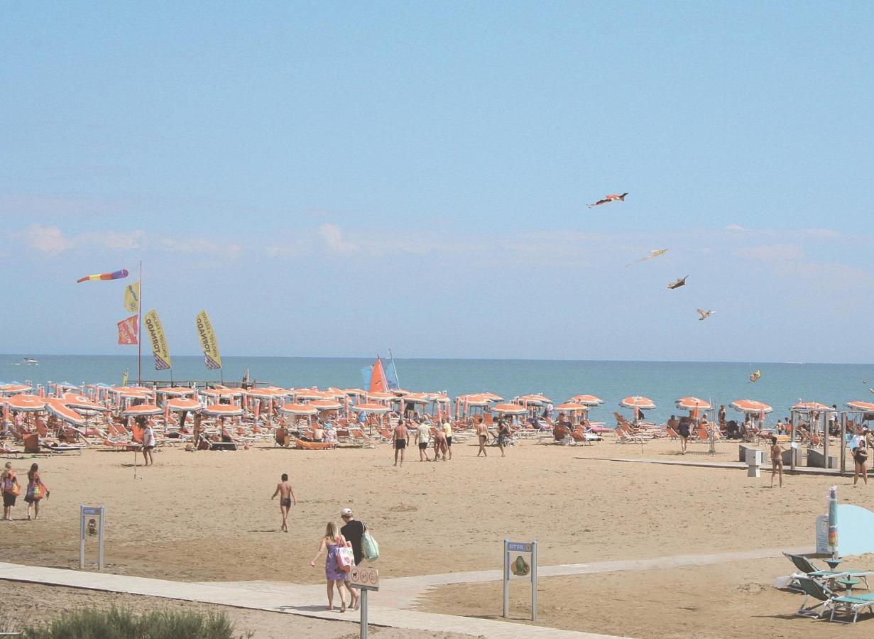 Residence Le Zattere Bibione Exterior foto